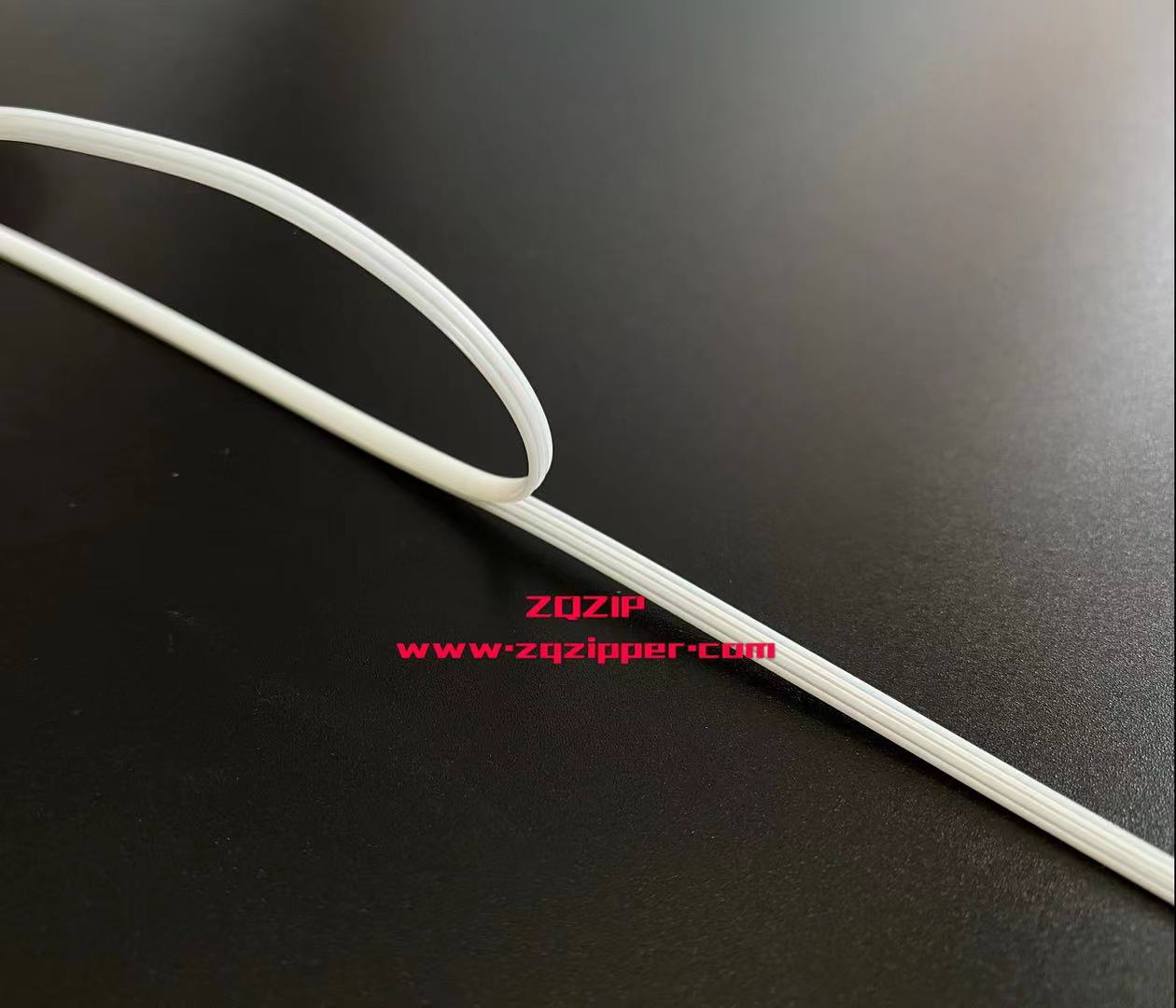 Biodegradable string zipper